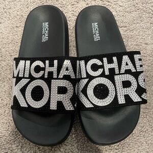 Like new girls Michael kors slides